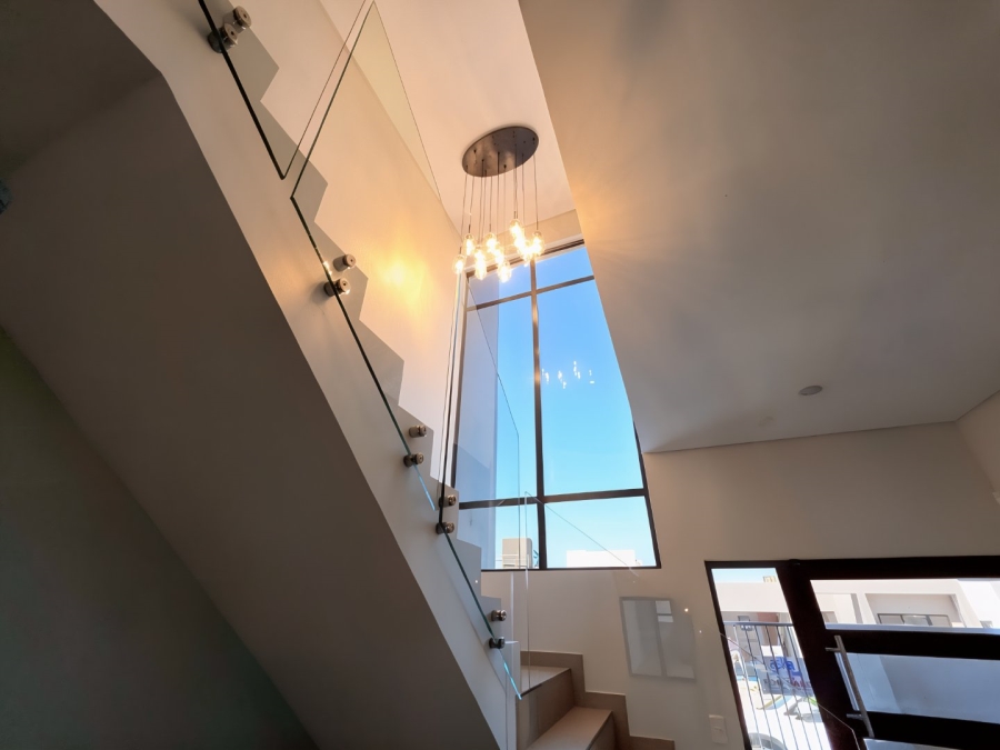 4 Bedroom Property for Sale in Sandown Western Cape